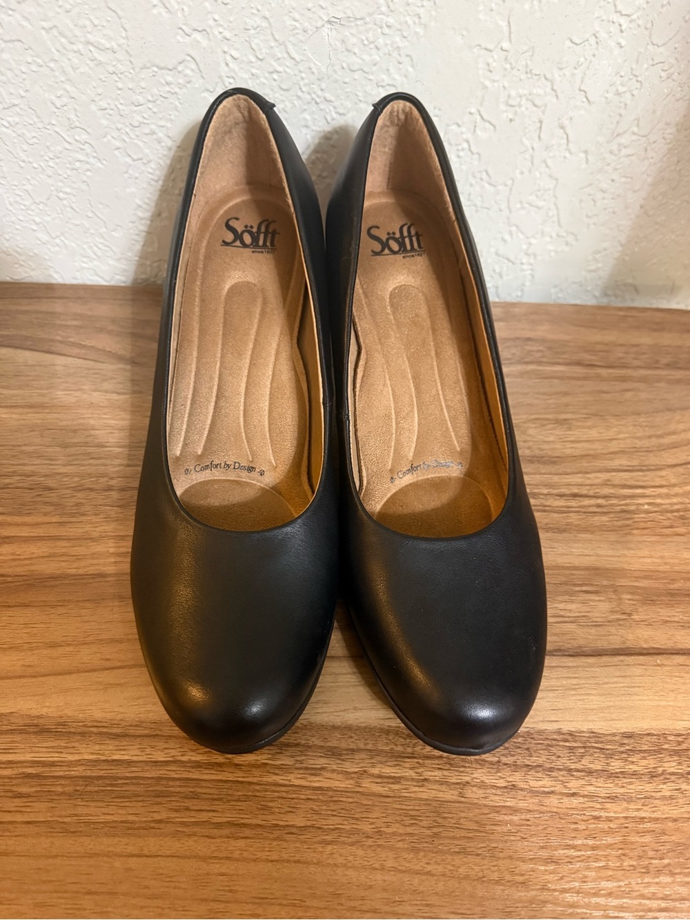 Sofft Black Rounded Toe Mid Block Heel Pumps - Picture 2 of 5